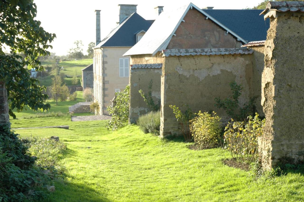 Manoir Du Mesnil De Bas Villa Bréhal Exterior photo
