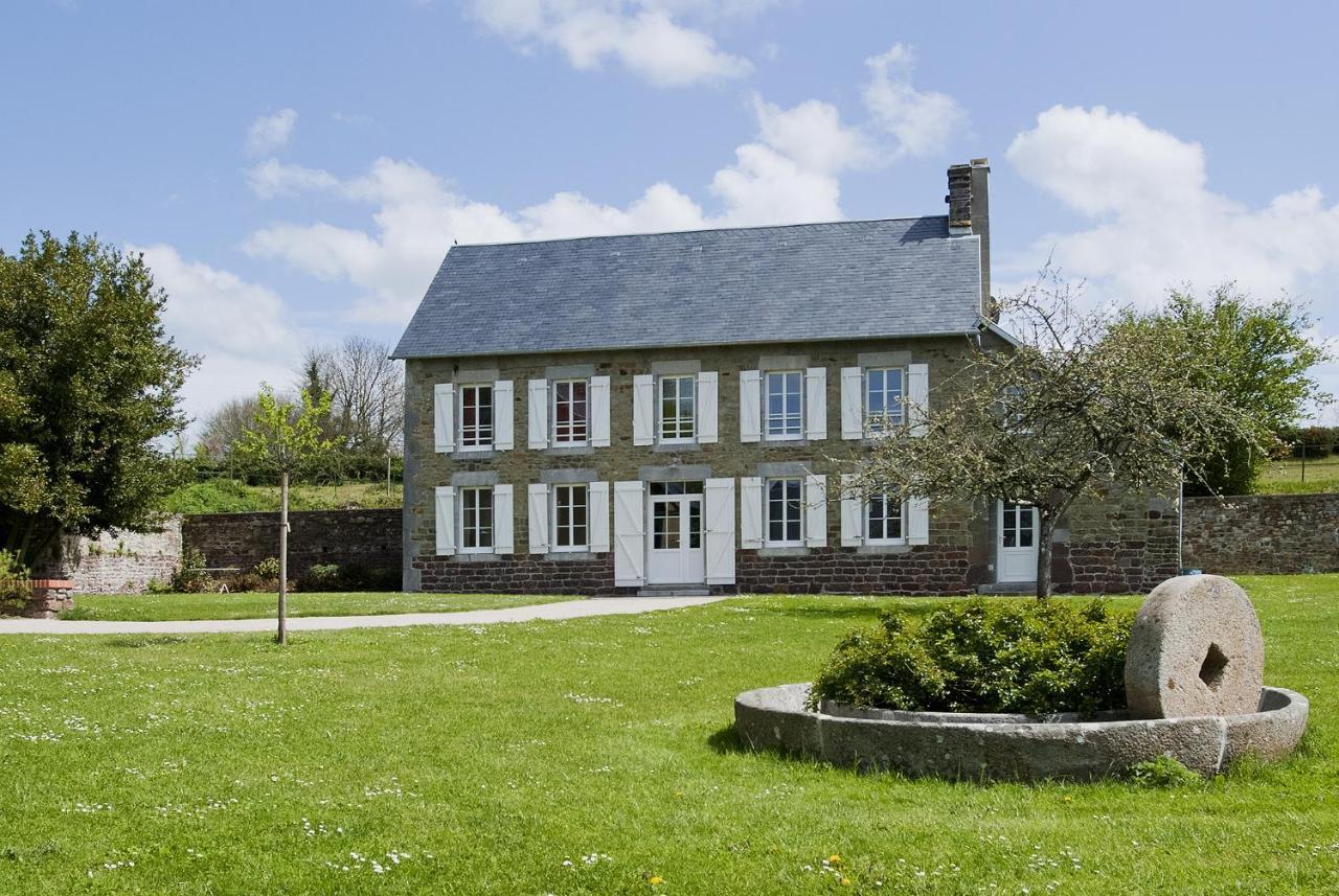 Manoir Du Mesnil De Bas Villa Bréhal Exterior photo
